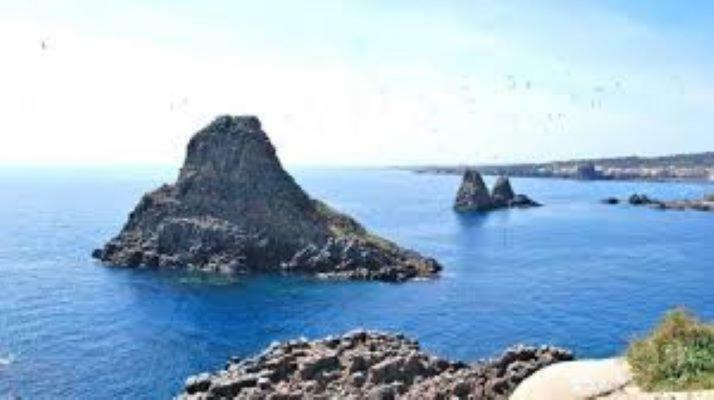 Blue Sea Apartment Aci Castello Exterior photo
